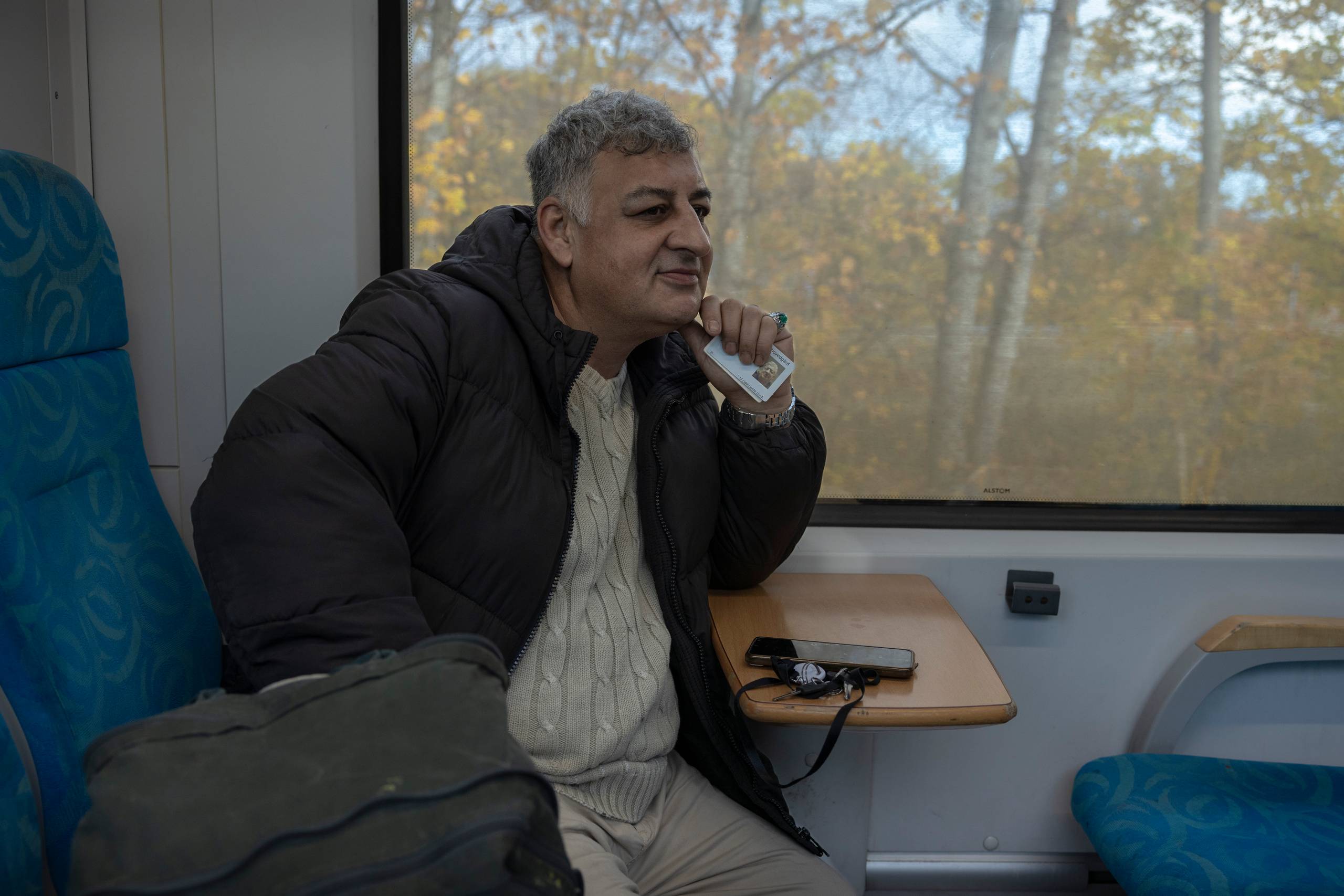 Personer fra udrejsecenter får ofte bøder i toget: En af dem er Bijan, der peger på én årsag