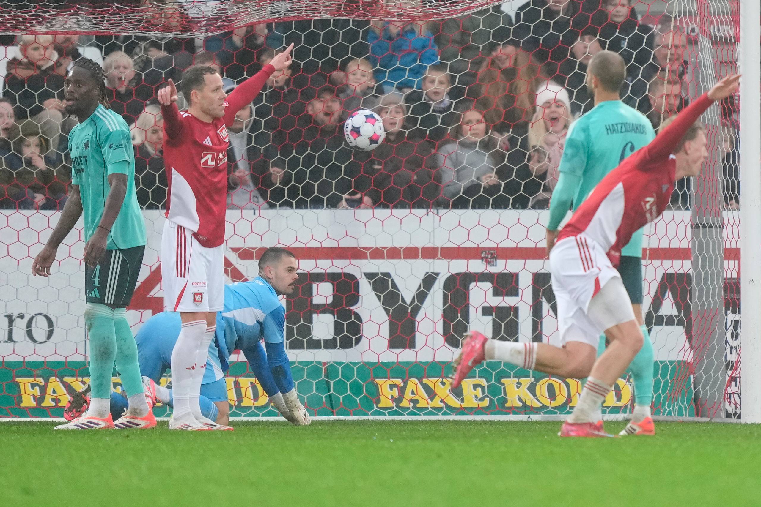 Av, av, av: FCK taber til Superligaens bundhold