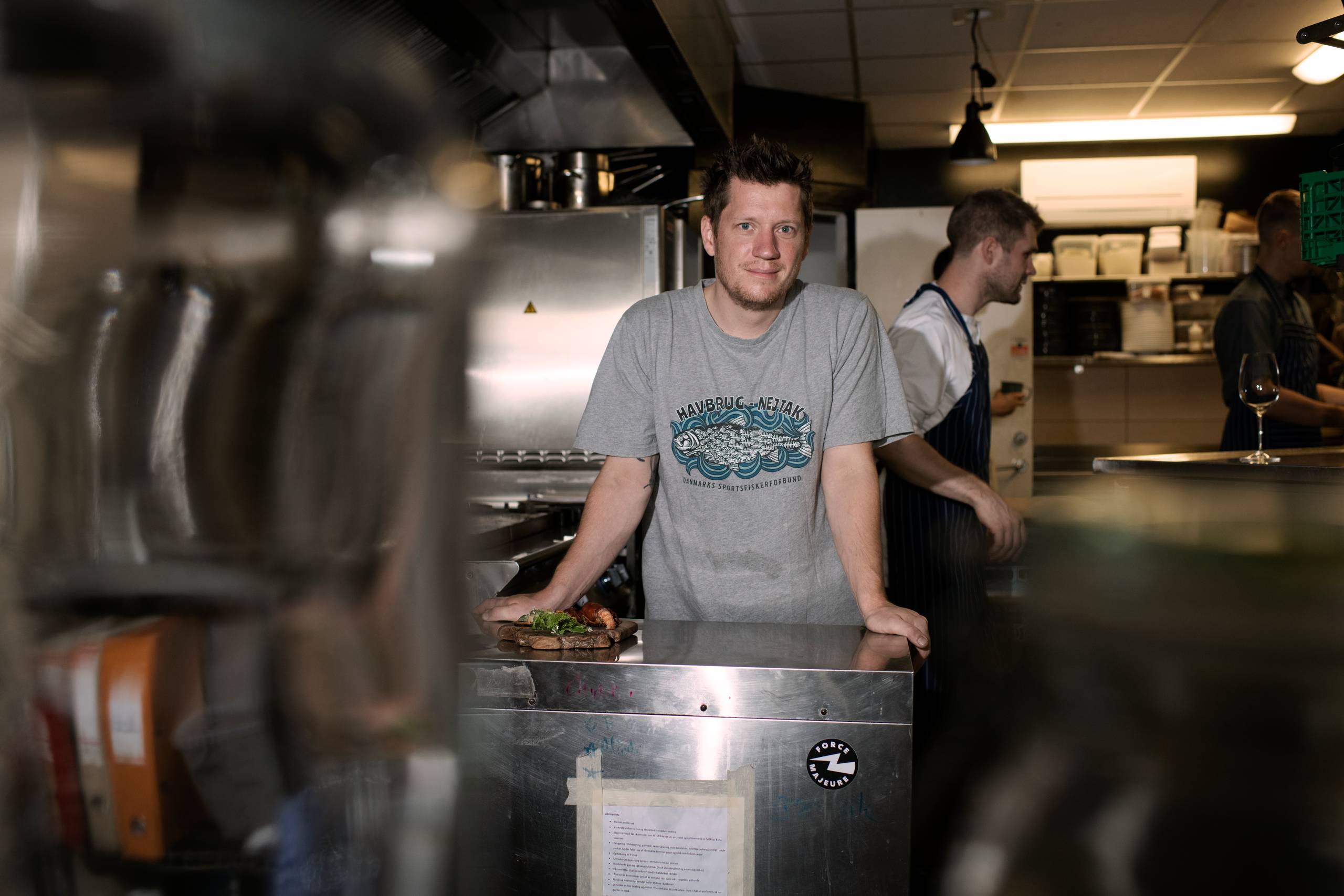 »Gør tiden i julekøkkenet til en leg med gode råvarer og vis dine børn, hvor maden faktisk kommer fra,« opfordrer kok Rune Lund Sørensen. Foto: Kim Frost