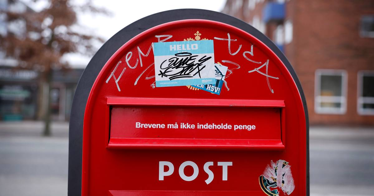 PostNord sætter 170 år gamle røde postkasser til salg - Jyllands-Posten