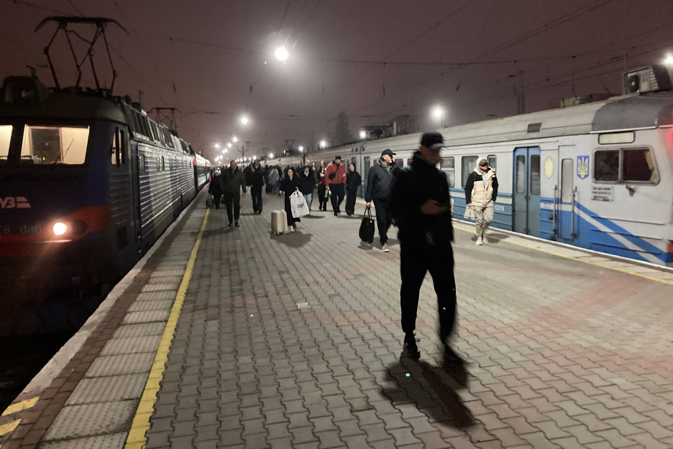 Gennem krigens land til krigens by: nattoget fra Kyiv ankommer til Odesas hovedbanegård. Foto: Per Nyholm.