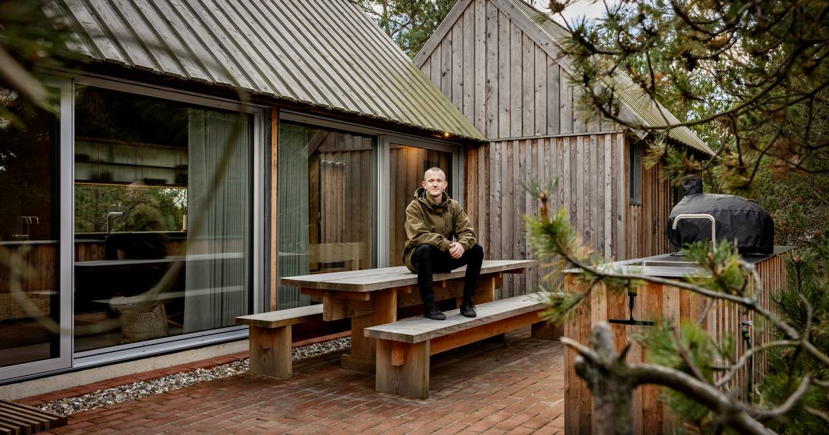 I arkitektens sommerhus er der ikke helt plads nok. Og dét er der en mening med