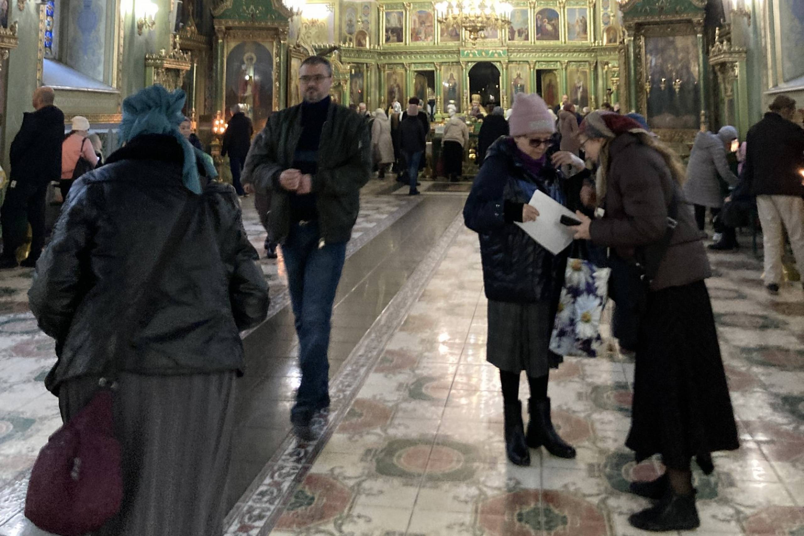 Tilgivelsen ligger hos Gud, ikke hos mennesket: Alle Dødens Dag i Odesas græsk-ortodokse katedral. Foto: Per Nyholm 