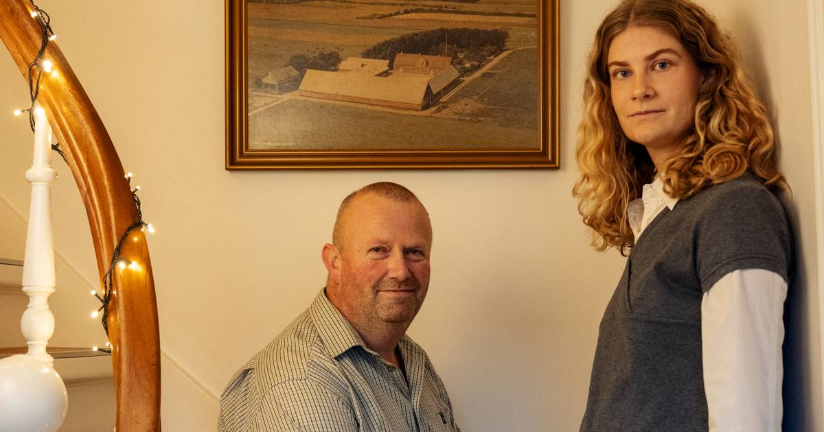 Kampen om jord har ramt min far. Nu er familiens landbrug solgt, men én ting nager mig