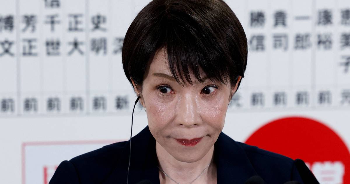 Hun elsker Margaret Thatcher og insisterer på maksimalt fire timers søvn.  I nat smadrede hendes parti konkurrenterne