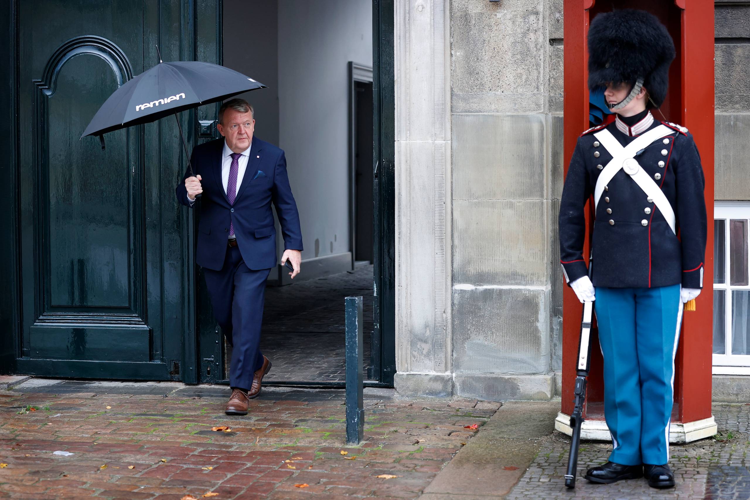 Efter folketingsvalget i 2022 var der dronningerunde på Amalienborg, her Moderaternes leder, Lars Løkke Rasmussen. Næste gang bliver det en "kongerunde". Arkivfoto: Jens Dresling