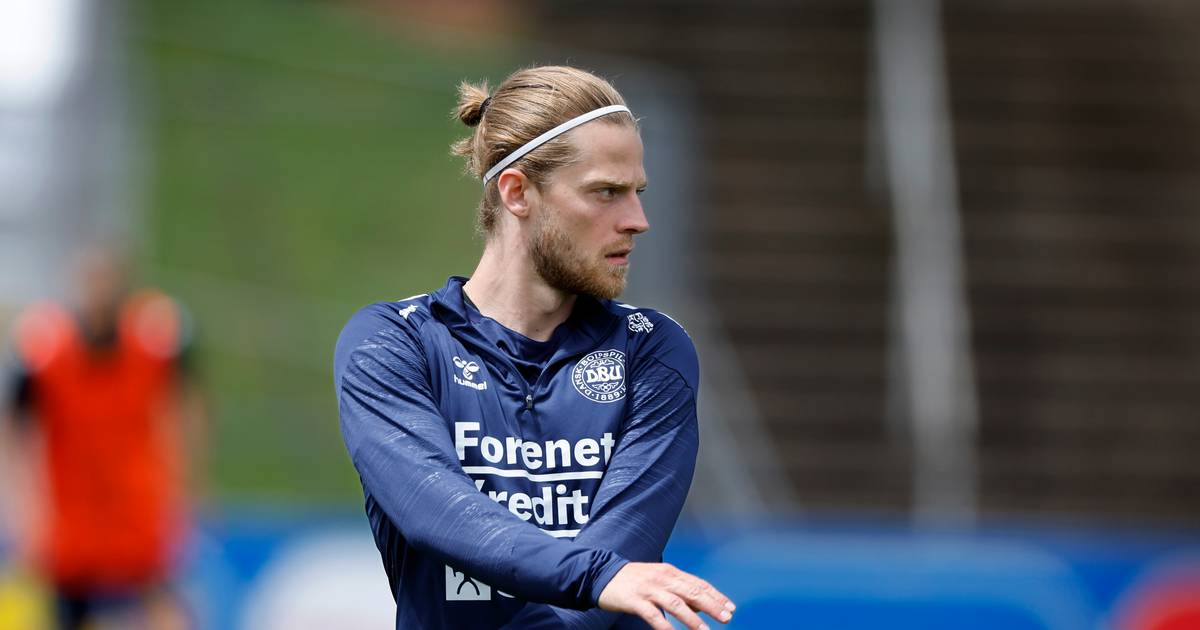 Mathias Jensen erstatter Philip Billing på landsholdet - Jyllands-Posten