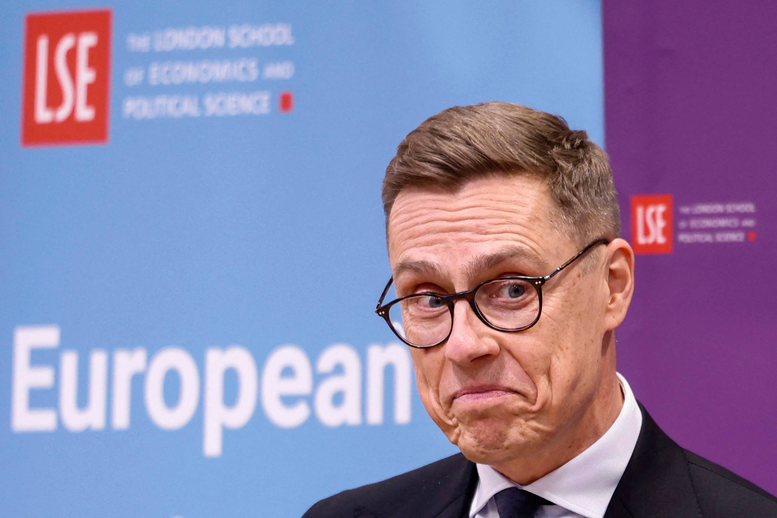 Ikke alene vinder Finland igen og igen titlen som verdens lykkeligste land, og statsminister Alexander Stubb har et sjældent godt forhold til Donald Trump og er derfor værdifuld som europæisk "Trump-hvisker". Men Finland kan også tjene som forbillede for resten af Norden på andre måder, mener Bertel Haarder. Foto: Brook Mitchell/AFP