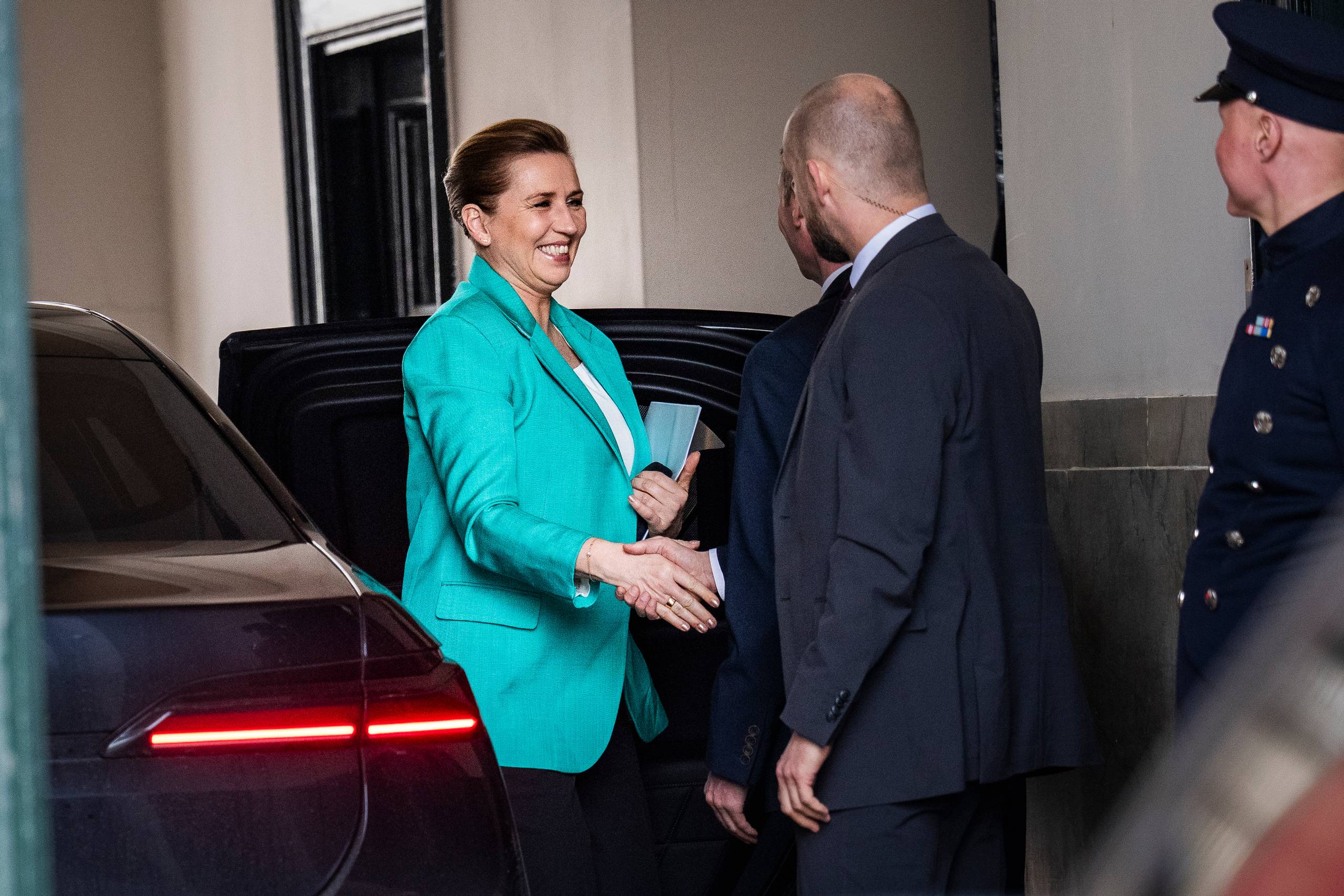 Statsminister Mette Frederiksen gav regeringens afskedsbegæring til kong Frederik onsdag formiddag. Foto: Martin Sylvest