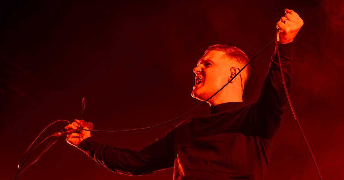 Nølende rockgiganter i ustyrligt comeback