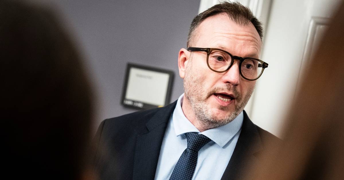 Farvel til 6 mio. kr. om året: Exits efterlader stort hul i kassen hos Bojes parti