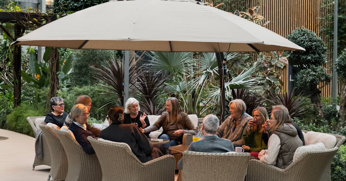 I dette bofællesskab tager det ofte 15 minutter at gå ned med skraldet. Og det er bestemt ikke en dårlig ting