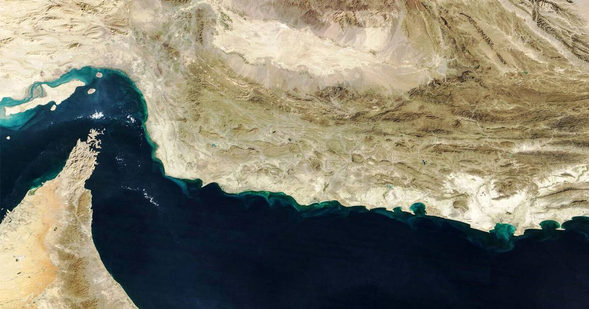 Kinesisk tankskib sejler gennem Hormuzstrædet trods amerikansk blokade