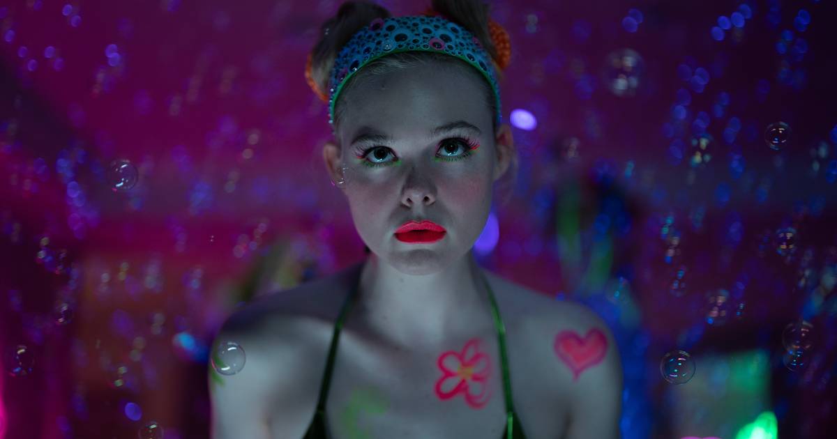 Mark foreslår en abort, men Margo vælger barnet.  Og så går hun på OnlyFans