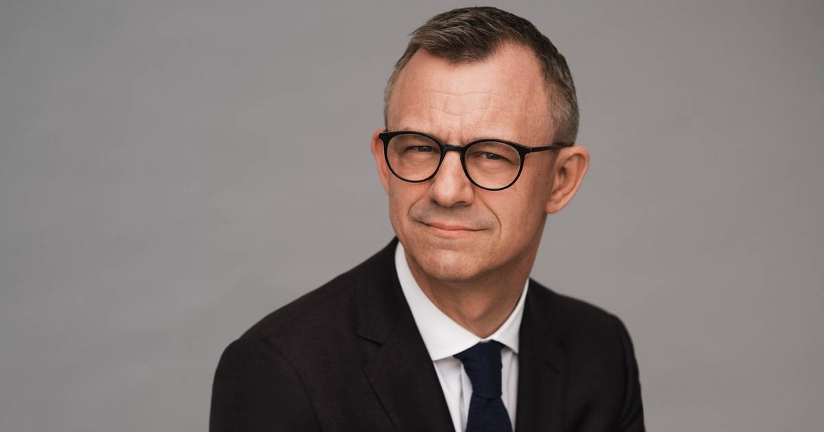 Han dykker ned i strømmen af krige og kriser i verden lige nu – og vender tilbage med et optimistisk budskab