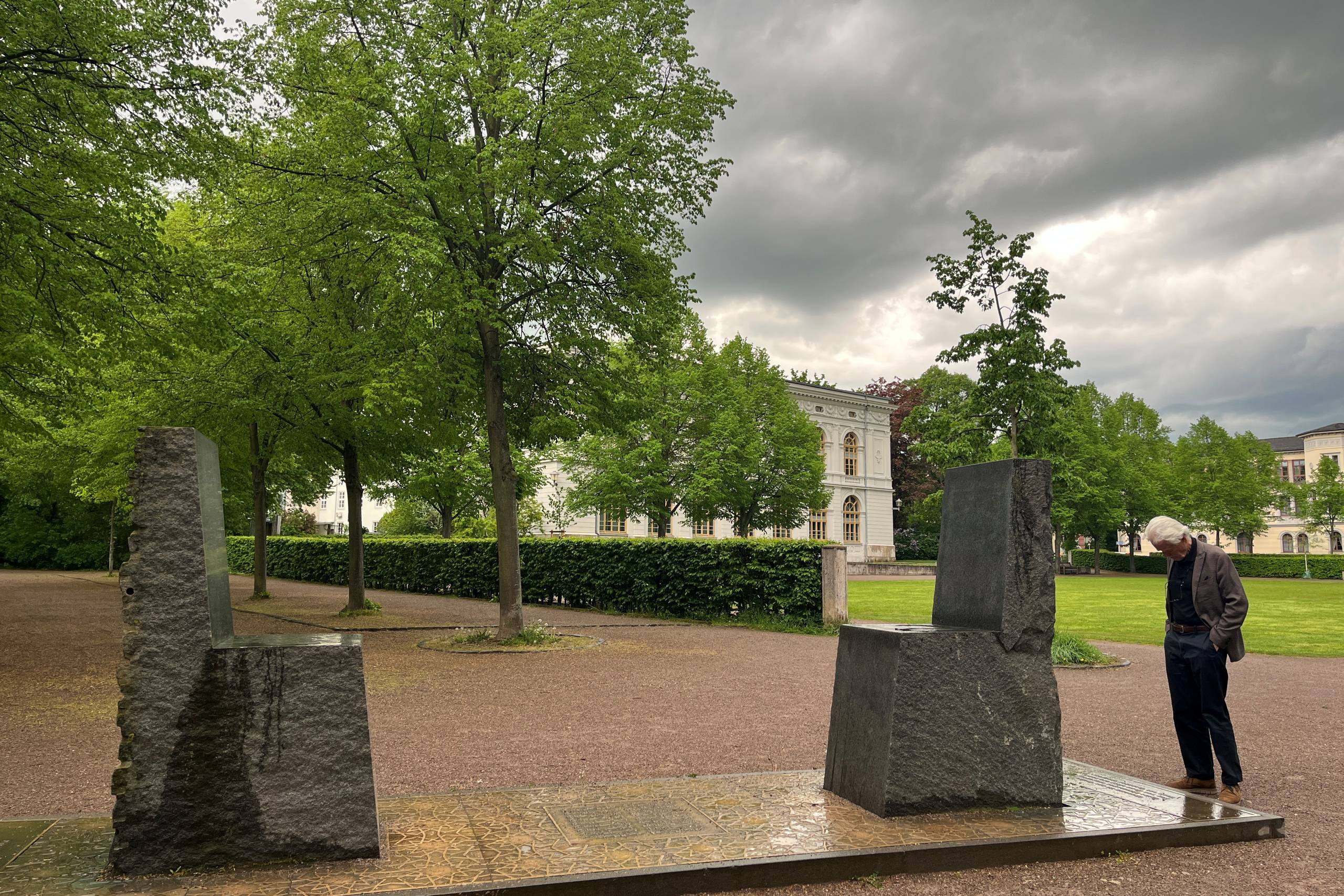 Fremmedgørelse mellem vest og øst: Goethe-Hafez Monumentet i Weimar. Foto: Nancy Falcon Castro.