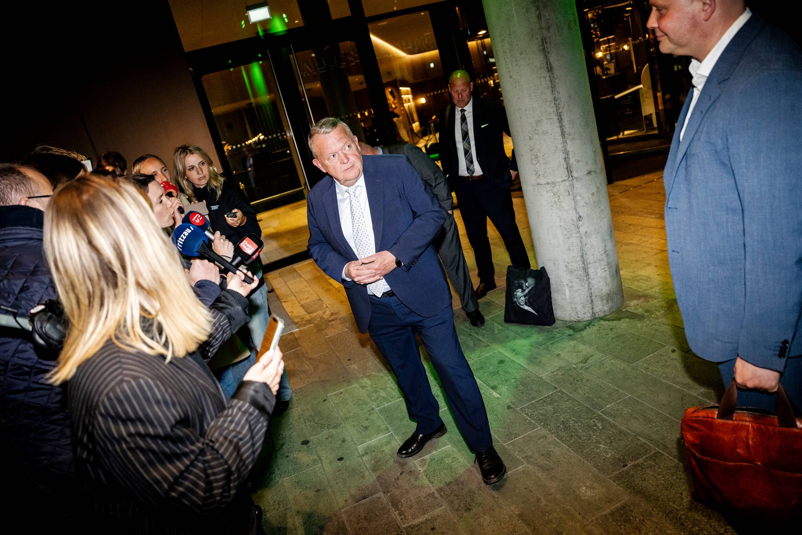 Dansk politik er blevet et realityshow:  Magten betyder mere end principperne