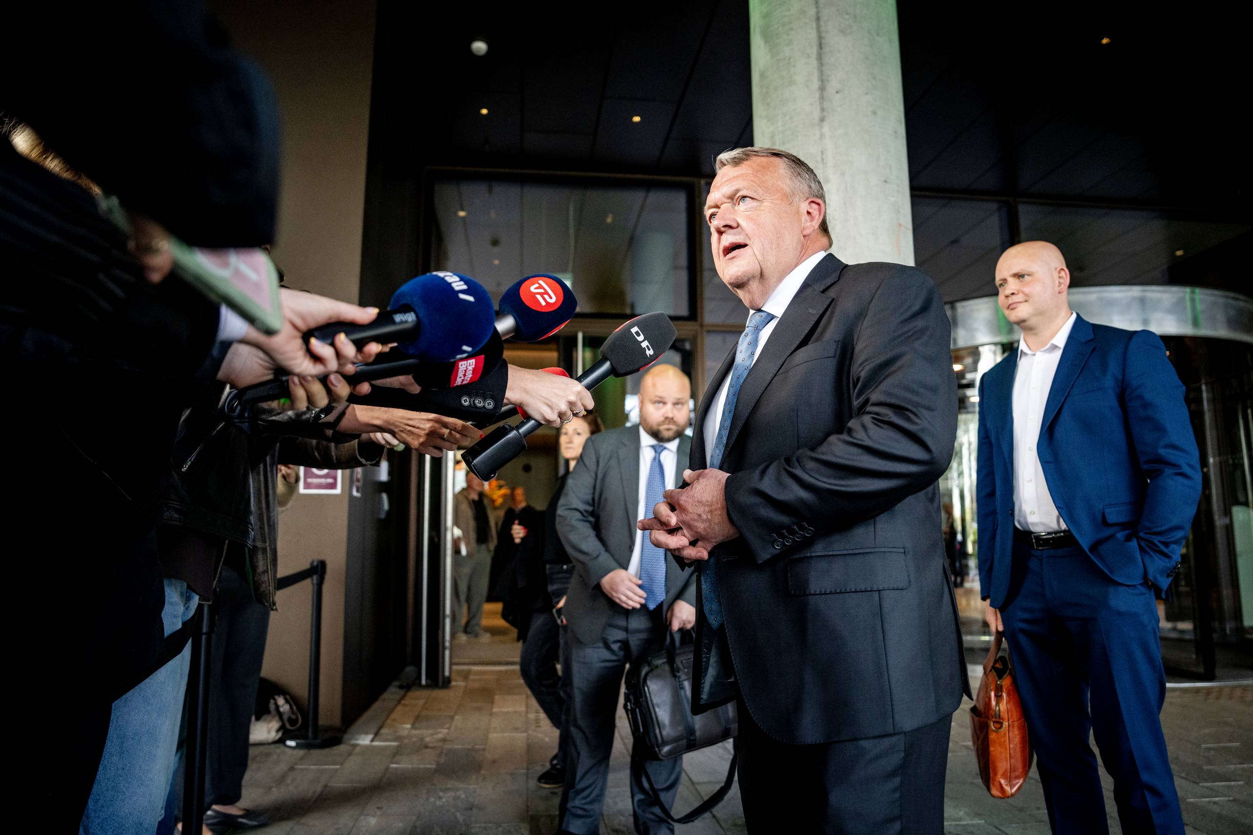 Tilbuddet var designet til at skabe drama: Da Løkke og Troels Lund så hinanden i øjnene på Hotel Scandic, var dansk politik vildere end nogensinde