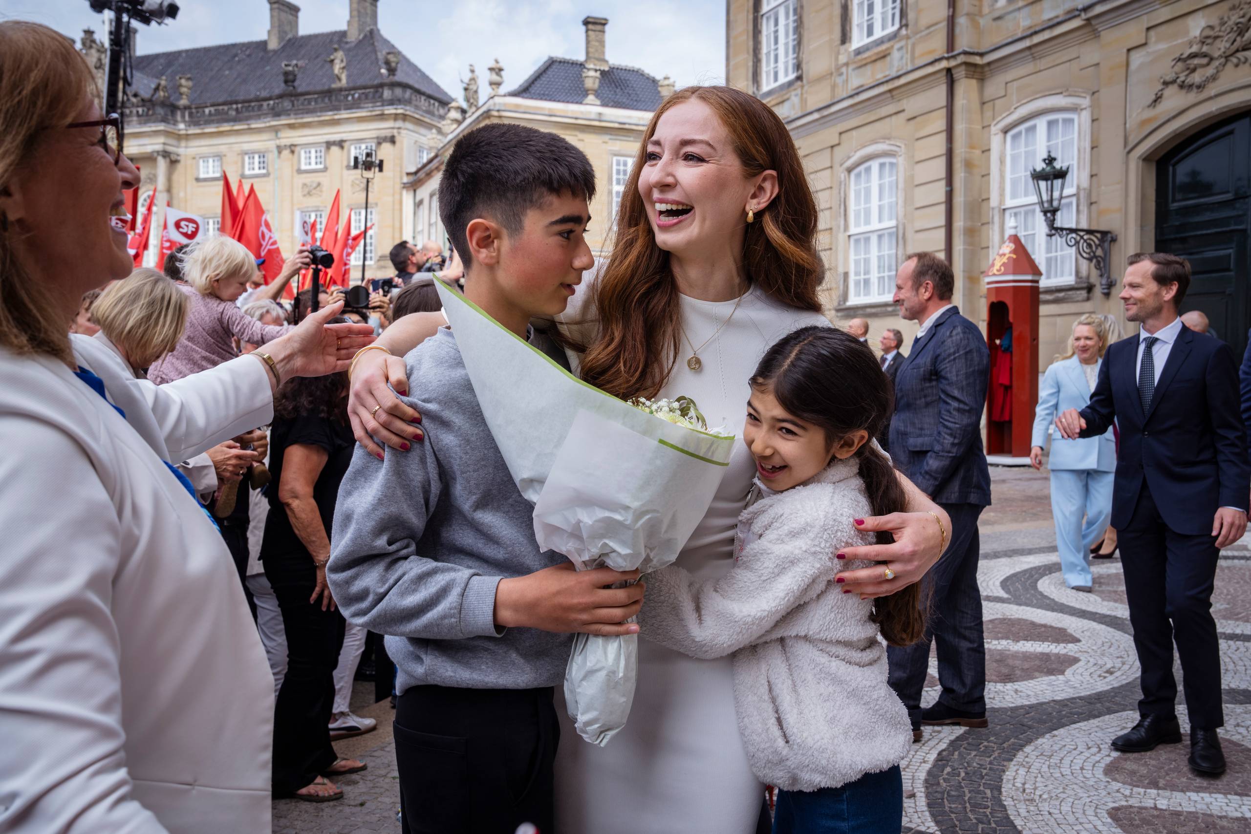 Samira Nawa beskrives ofte som kølig og kontrolleret.  Men få timer inden hun blev minister, afslørede hun en sprække i facaden