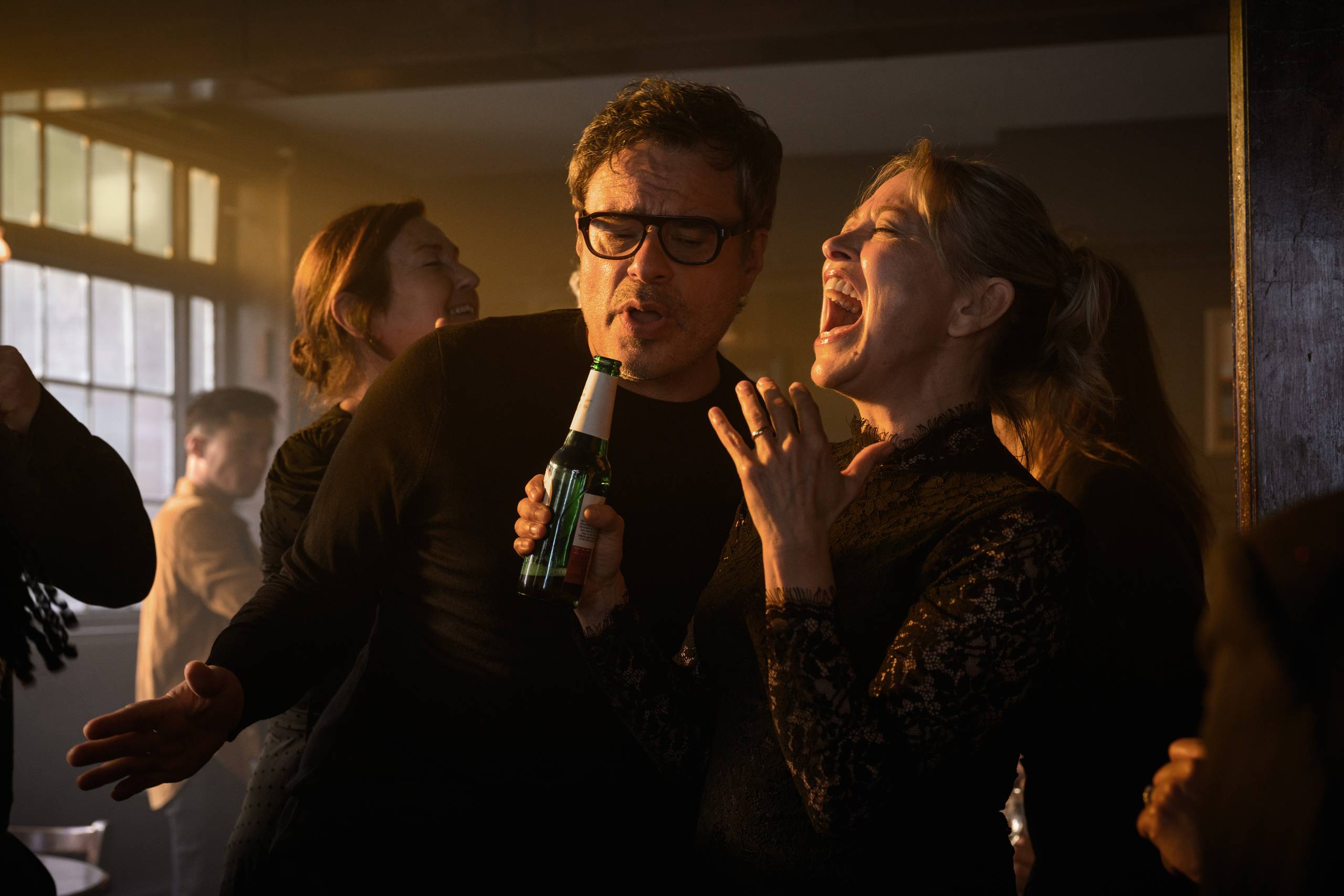 Intet kan komme imellem Steve og Alice. Men så går