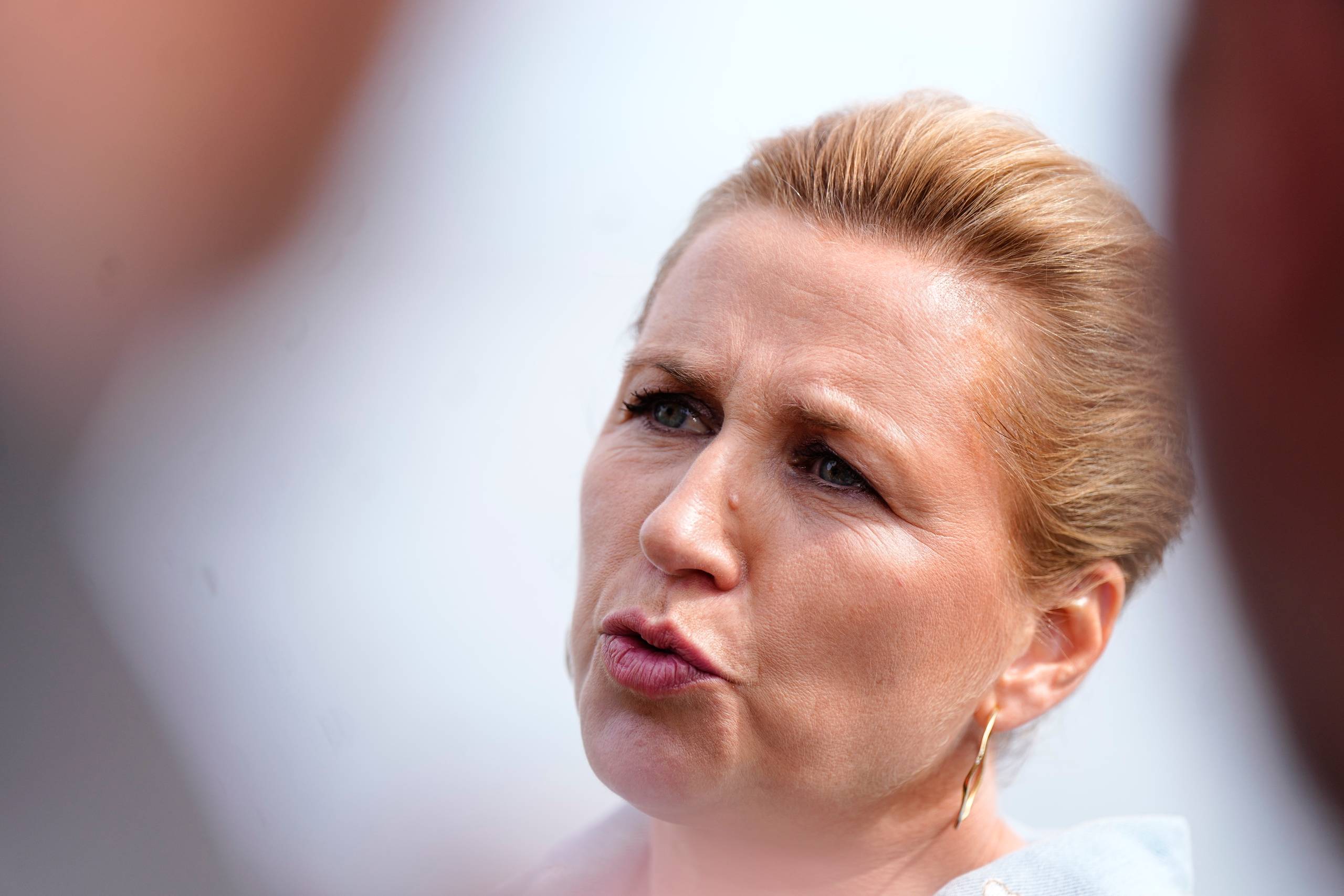 Mette Frederiksen om regering med én minister bosa