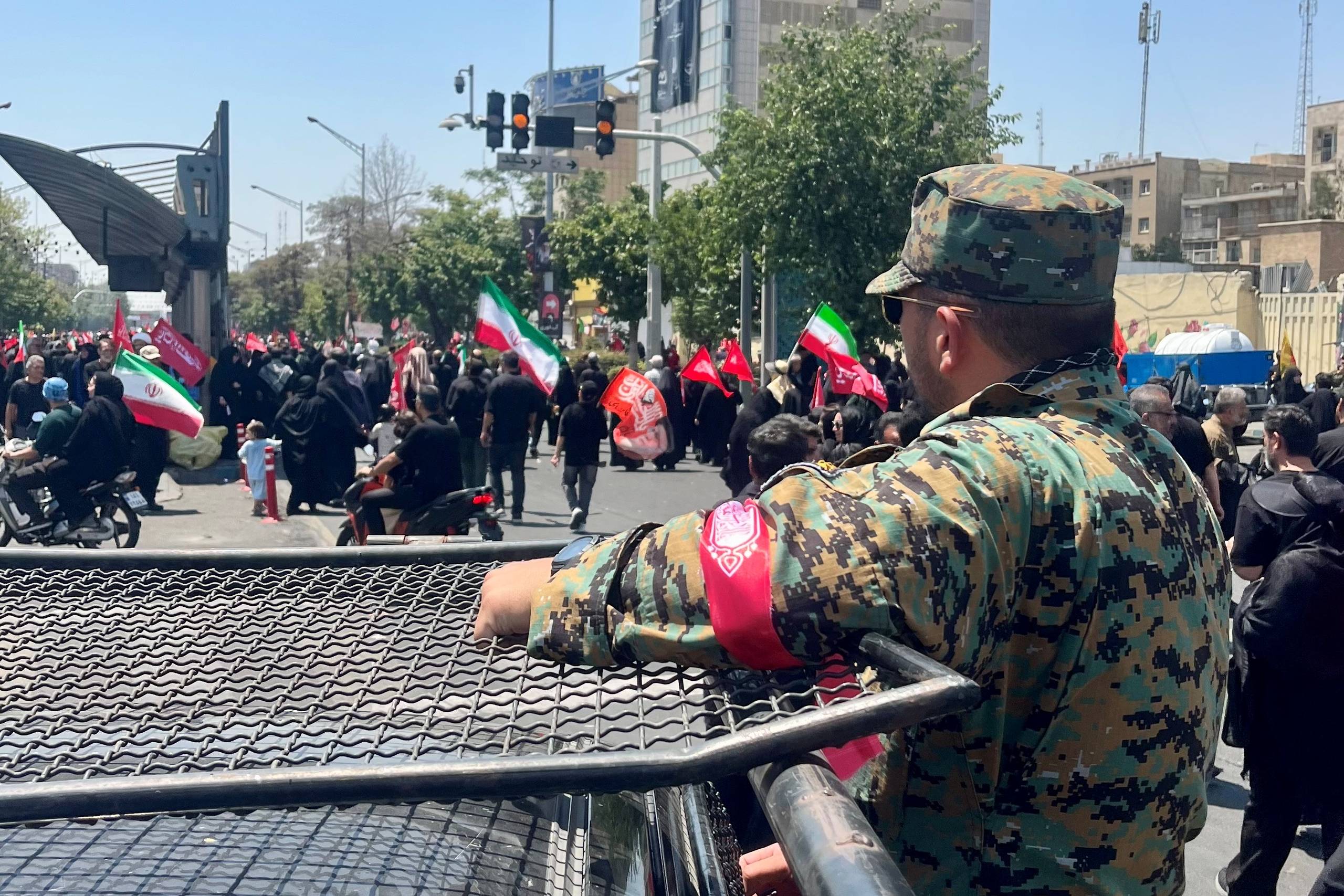 Et lift gennem Teheran med poliiet Foto: Heidi Plougsgaard  