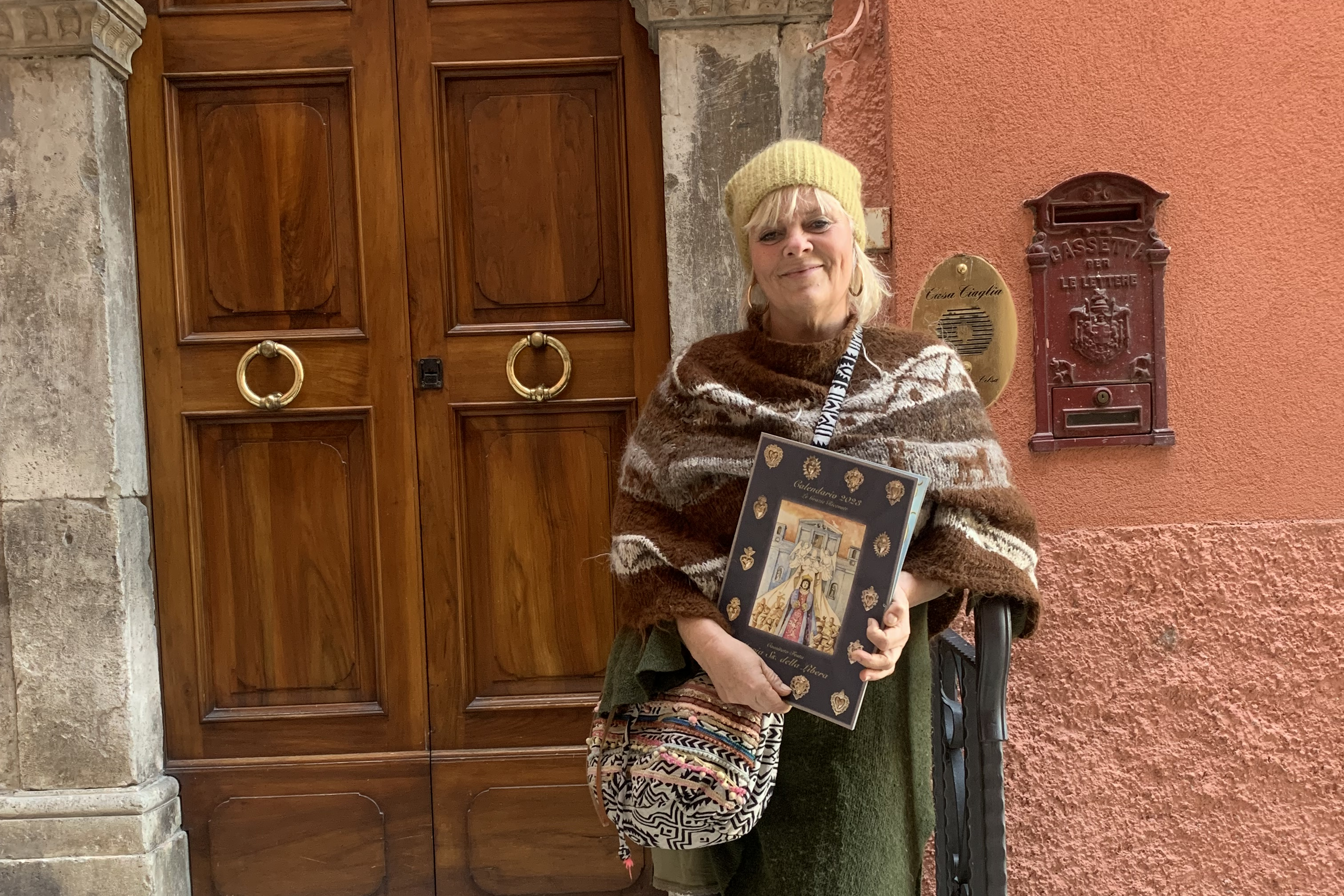 Camilla blev forelsket i Italien som 19-årig. I dag, som 64-årig, varer kærligheden stadig ved. Privatfoto