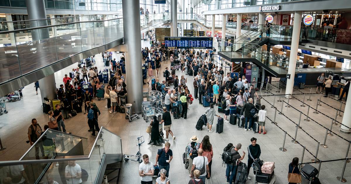 Mindst 352 passagerer er blevet ombooket efter kø i Københavns Lufthavn ...
