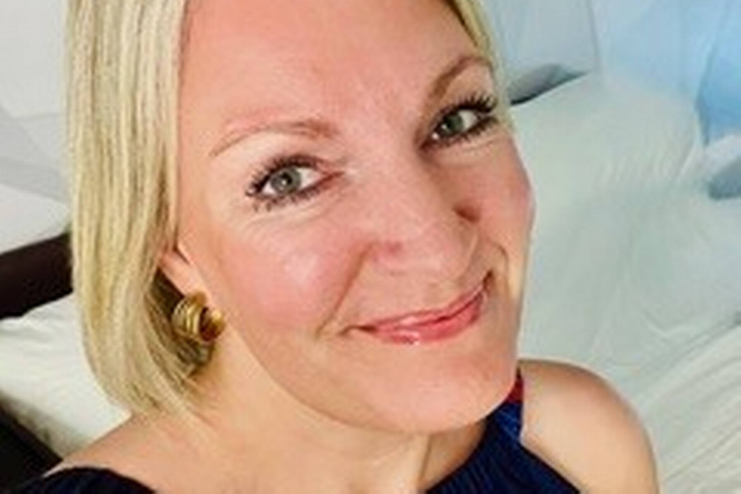 Her er fotoet som Lena Henckel sendte til "Hjerteflimmer for voksne"  i håb om, at de ikke ville afskrive hende som 'mærkelig' jomfru. Privatfoto