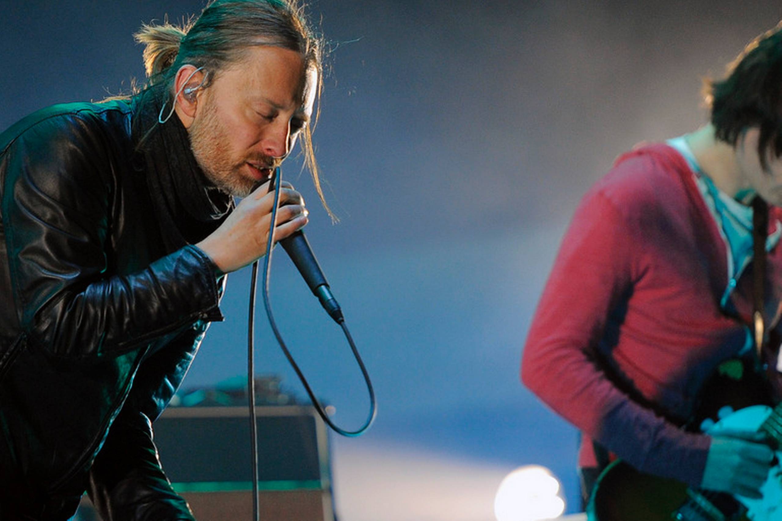 Radiohead er tilbage med et stort og stærkt album. På billedet ses sanger Thom Yorke og guitarist Jonny Greenwood. Foto: Chris Pizello, AP
