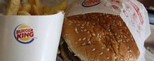 En række kunder i Burger King trådte til, da en mand opførte sig aggressivt på burgerbaren i Aarhus midtby. Arkivfoto