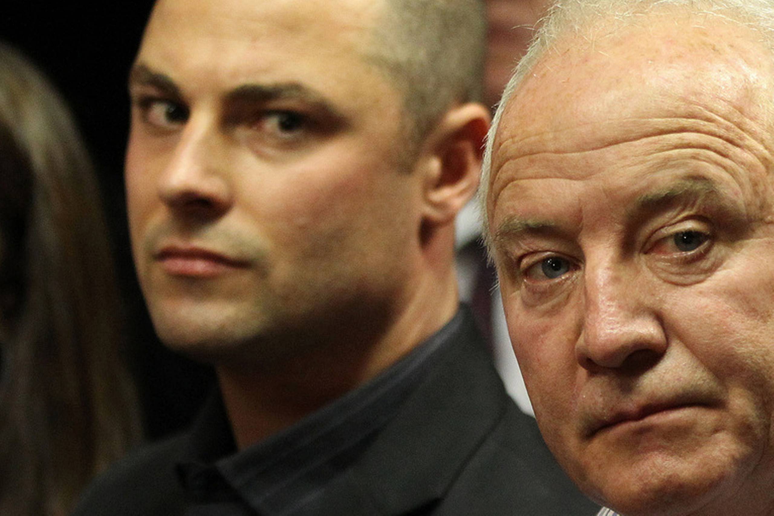 Oscar Pistorius' far, Henke Pistorius, (til højre) med sine børn Carl og Aimee.