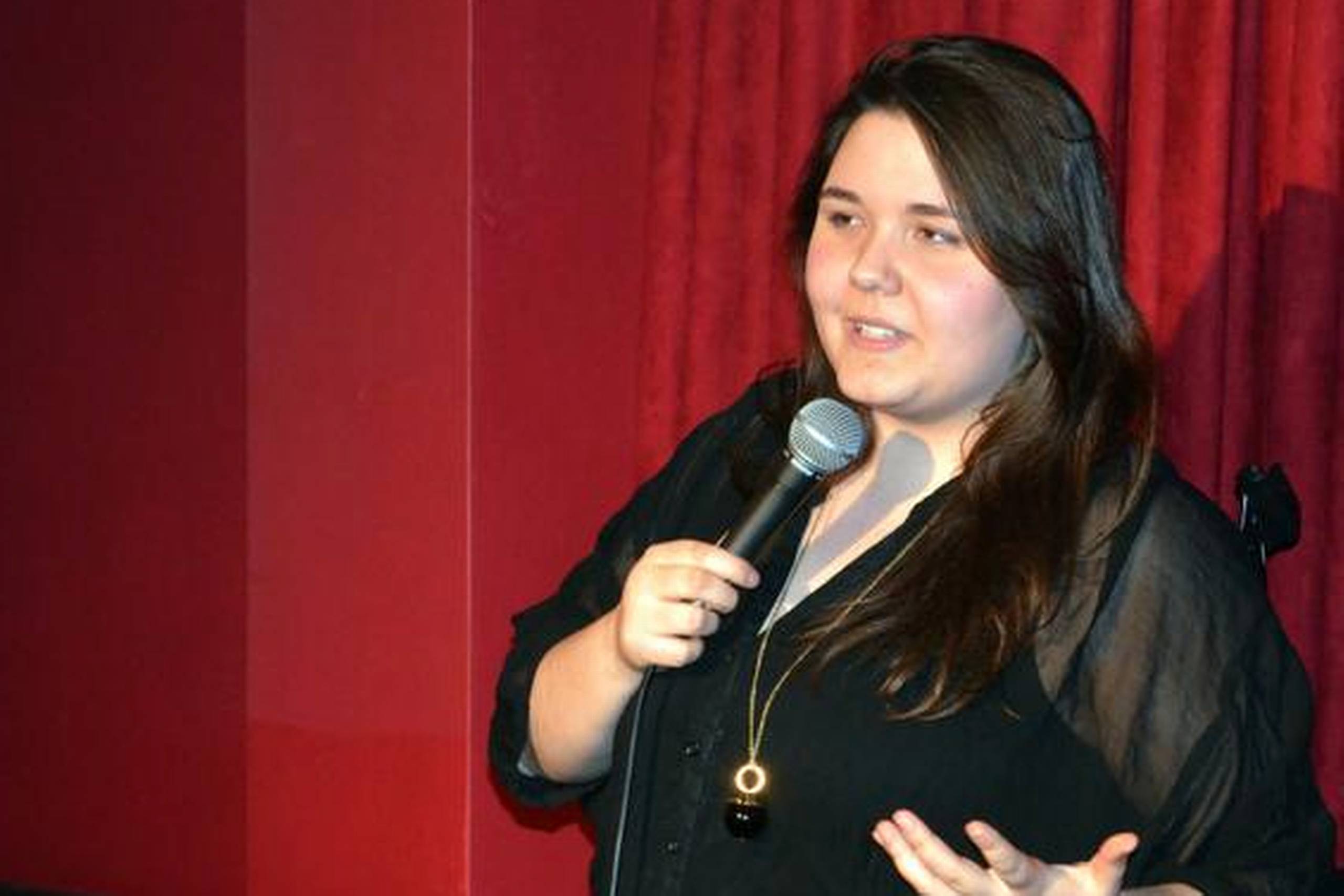 Stand-upperen Sofie Hagen i London. Foto: Henrik Thomsen