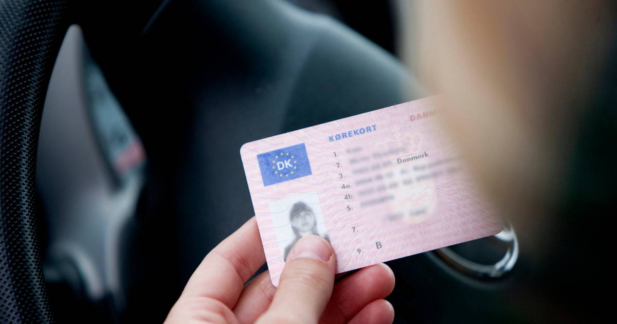 Regeringen vil give kørekort til 17-årige, hvis mor kører med ...