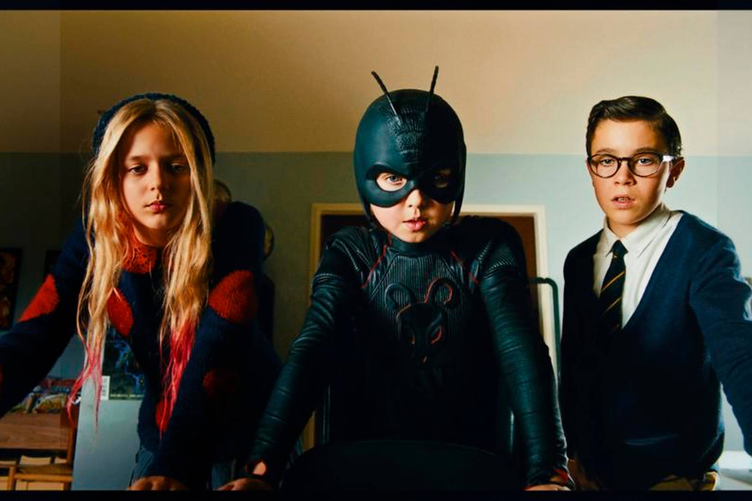 Amalie Kruse Jensen som Ida, Oscar Dietz som Antboy og Samuel Ting Graf som Wilhelm. Foto: Rolf Konow