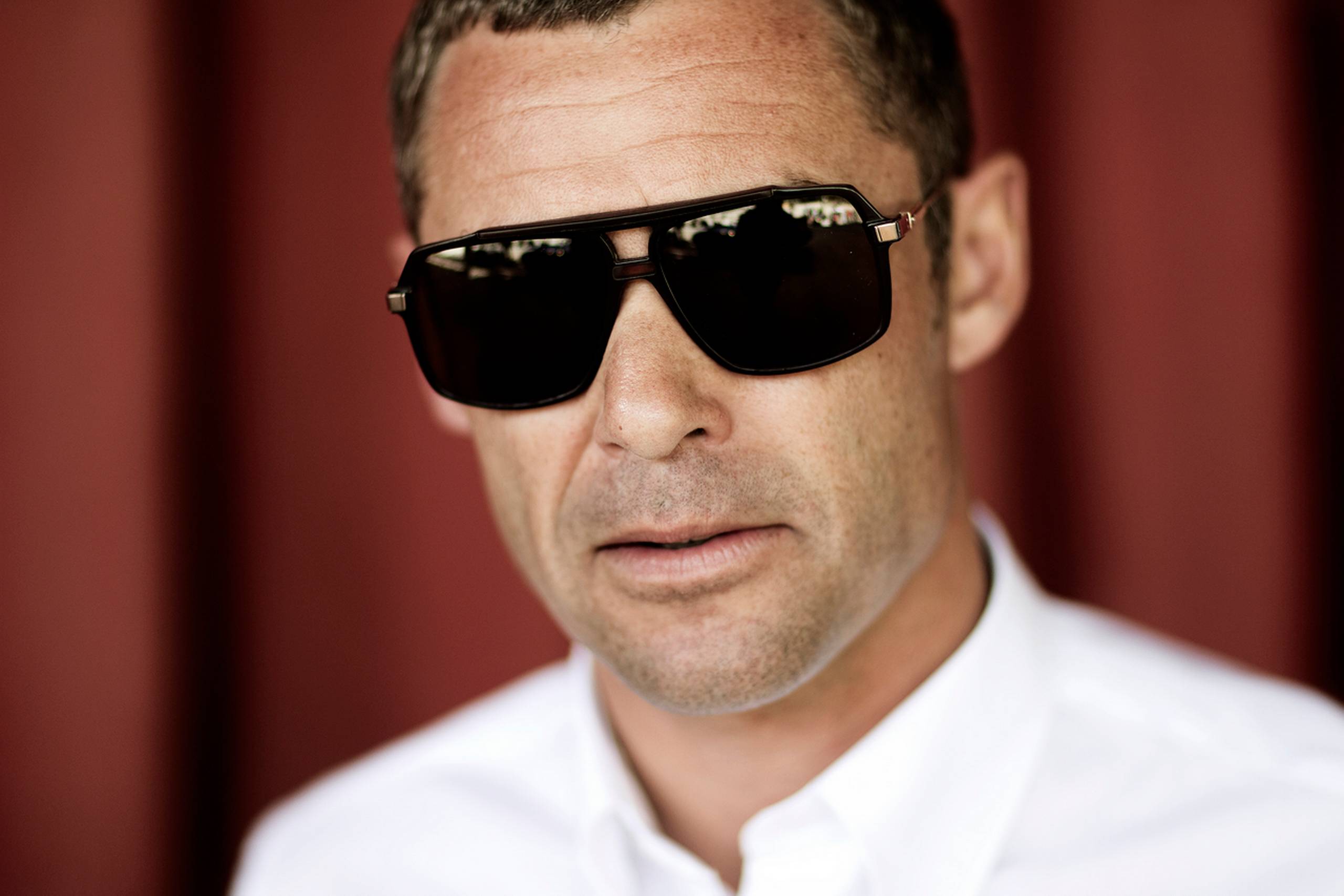 Også udenfor banen er der stil over veteranen, Tom Kristensen. 