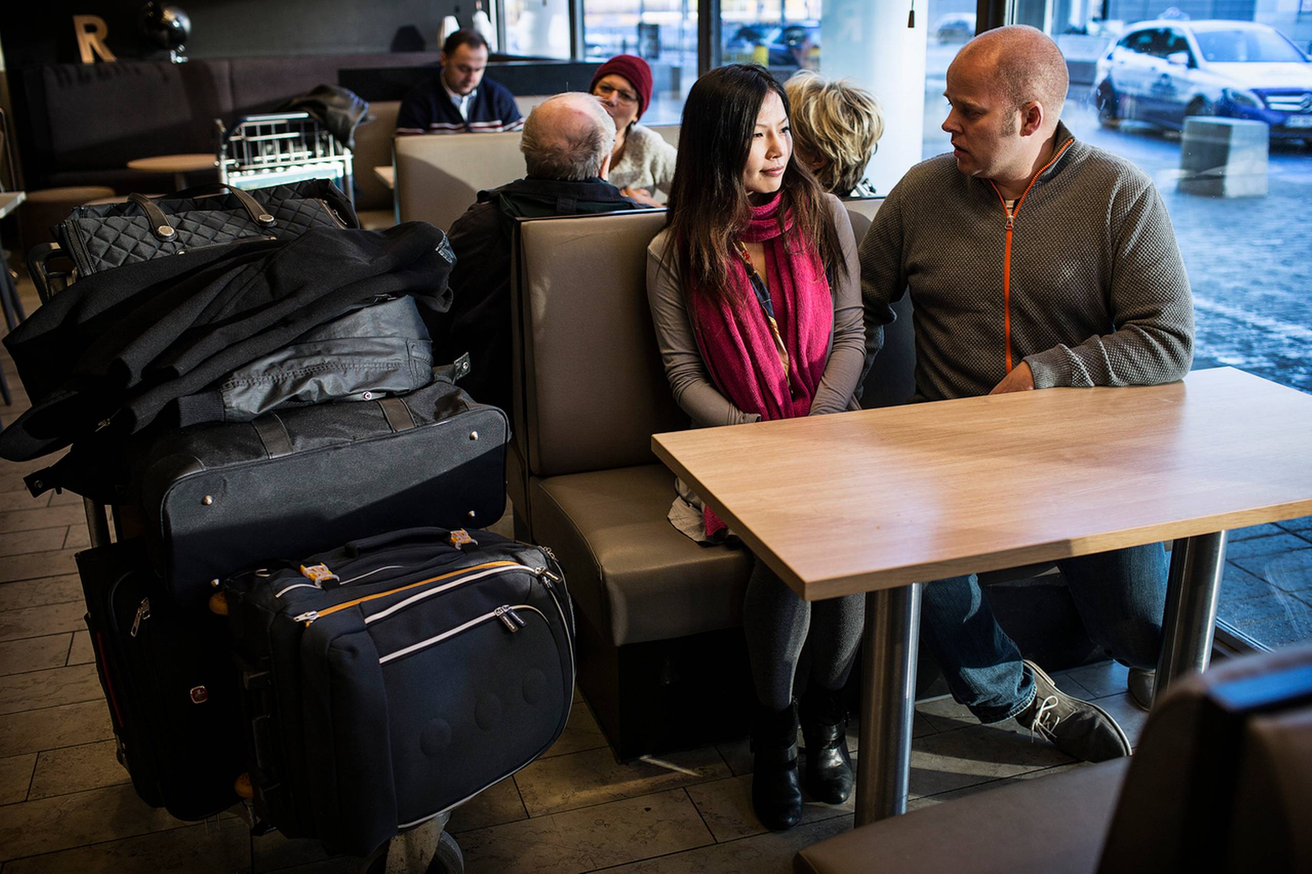 Yuying Zhang måtte lørdag middag sige farvel til kæresten Niels Ole Knakkergaard og forlade Danmark. 
