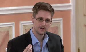 Edward Snowden er blandt de tre whistleblowere, der ny hyldes i Berlin. Arkivfoto: AP
