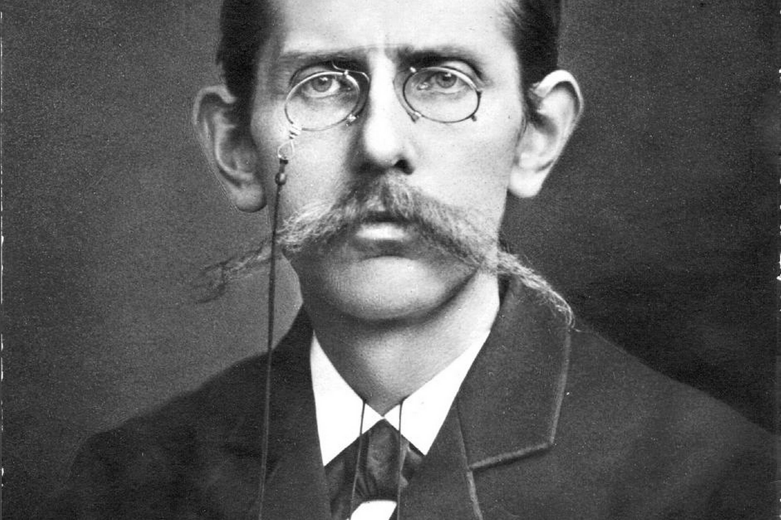 J.P. Jacobsen skrev guld medaljeafhandling om ferskvandsalger ved Københavns Universitet. I 1872 oversatte han det skelsættende værk ”On the Origin of Species” til dansk. J.P. Jacobsen-Selskabet. Museet for Thy og Vester Hanherred