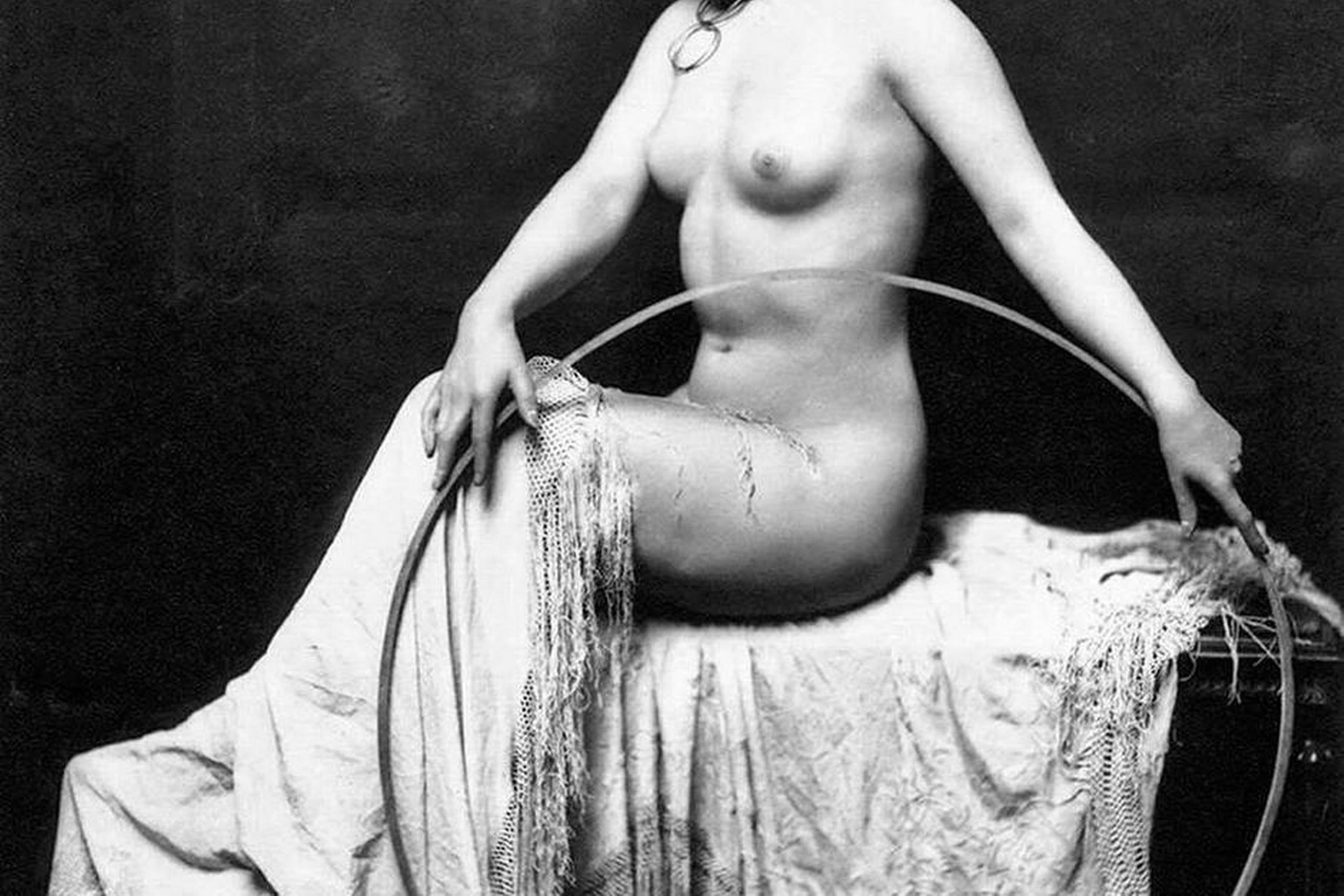 Billede af russisk herkomst (ca. 1890-1900). Såvel erotiske billeder som erotisk litteratur var af varierende kvalitet, men der var under alle omstændigheder noget for enhver smag.