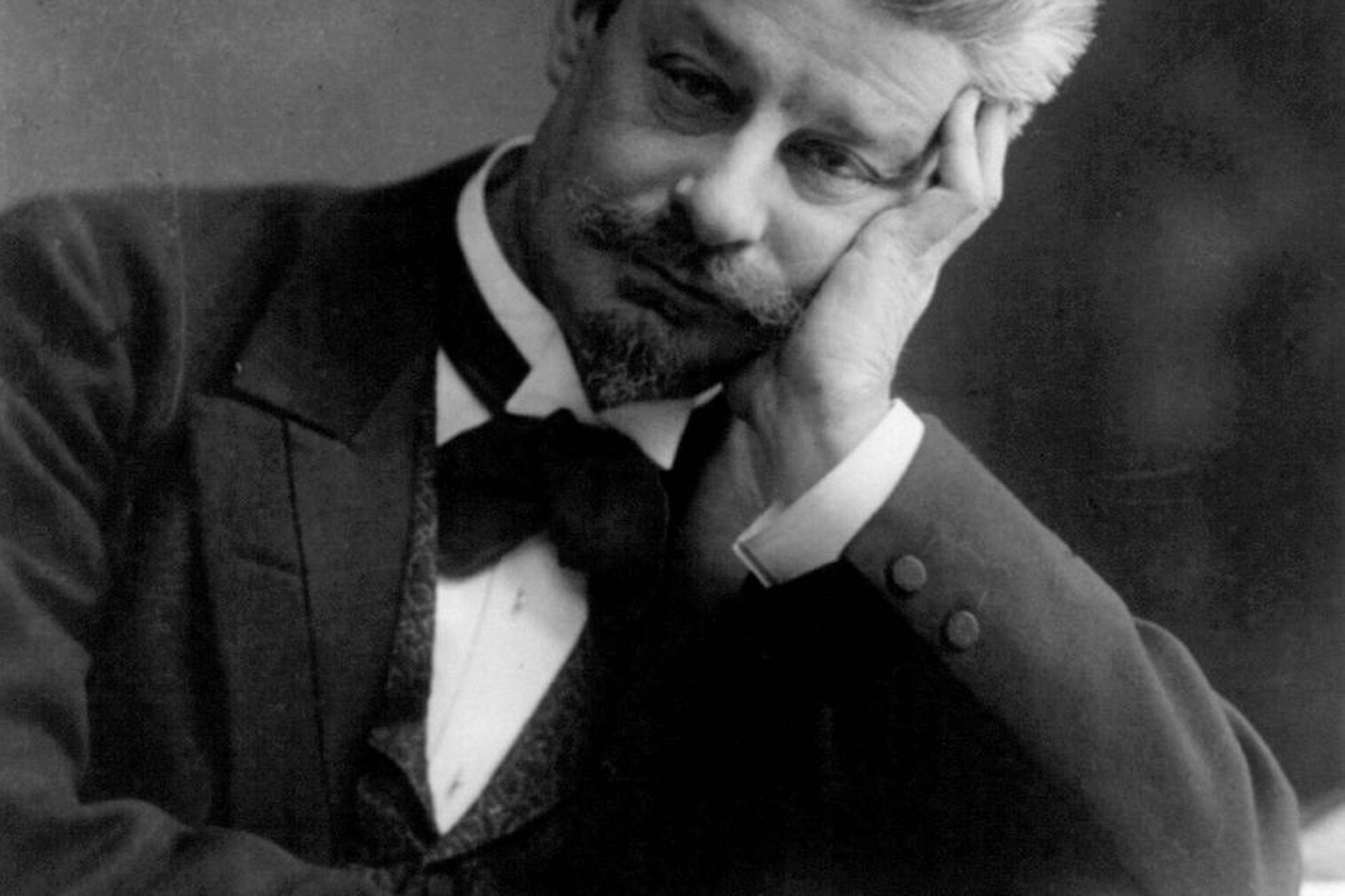 Georg Brandes fotograferet i et eftertænksomt øjeblik i maj 1914.