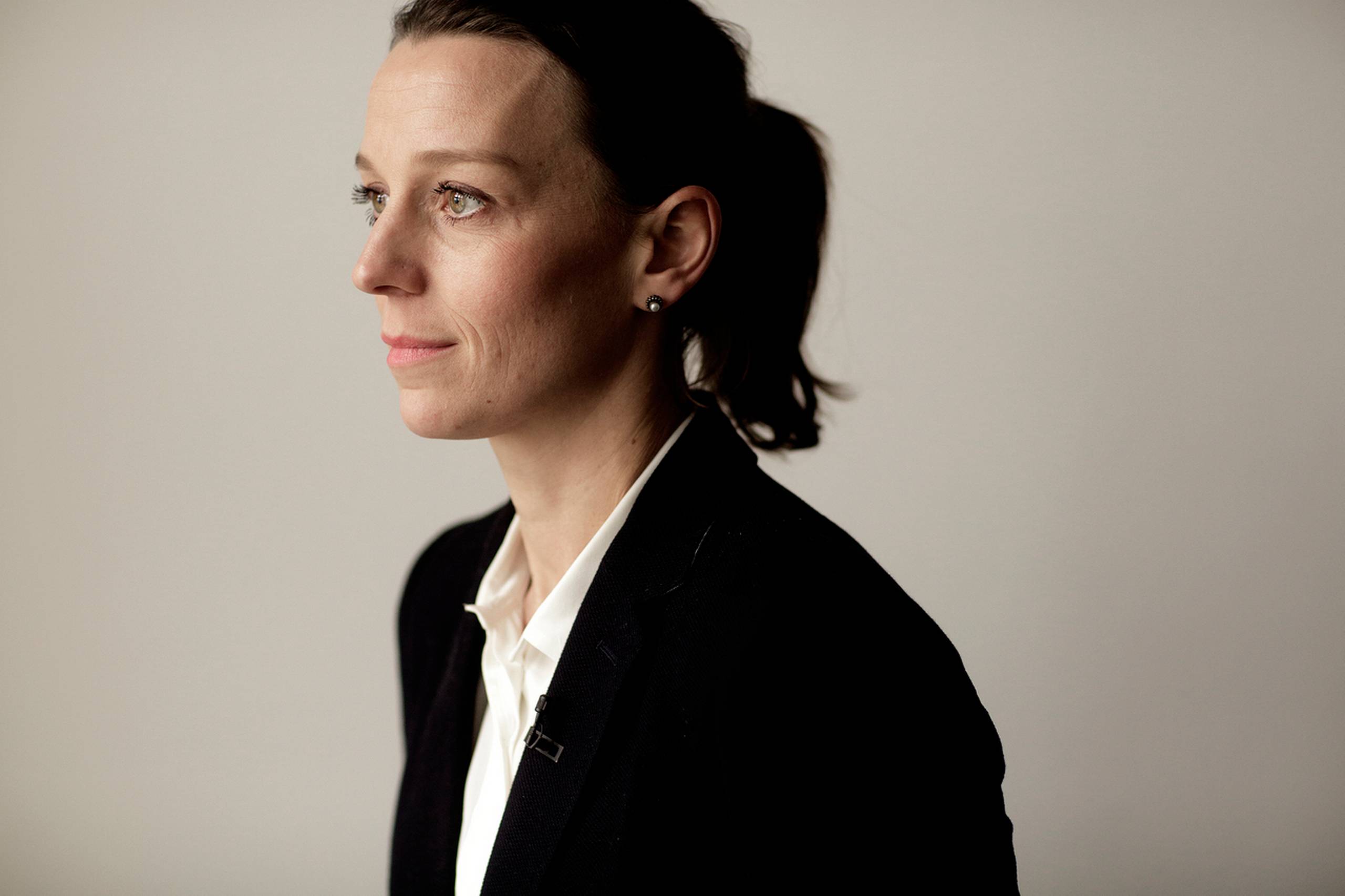 »Jeg er glad for, at vi med et bredt flertal i Folketinget kan efterkomme kommunernes ønske og sikre, at man gør det nemmere for kommunerne at tage imod de flygtninge, der kommer,« siger plan- og miljøminister Kirsten Brosbøl.