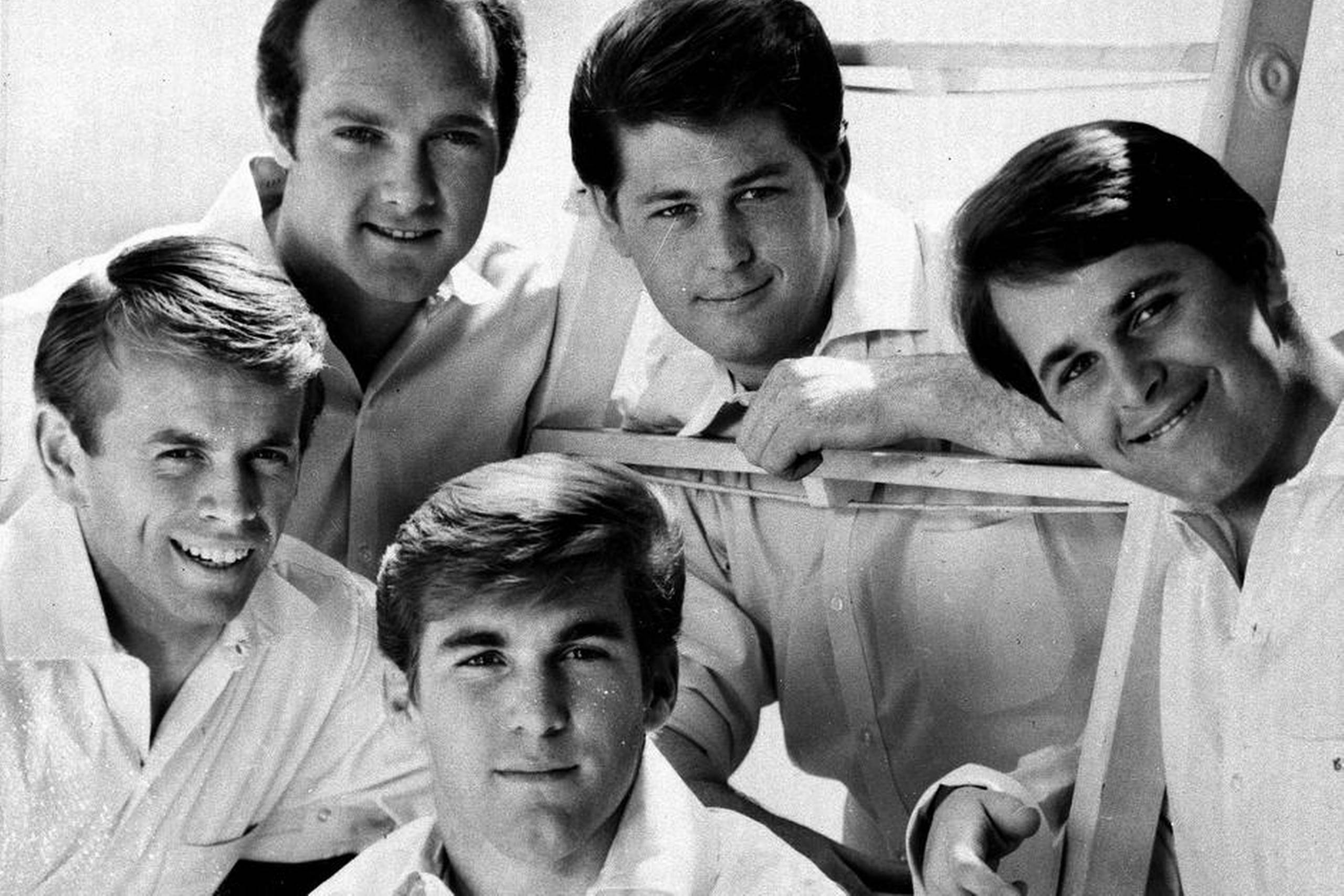 The Beach Boys anno 1966 – fra venstre: Al Jardine, Mike Love, Dennis Wilson, Brian Wilson og Carl Wilson. Arkivfoto: AP