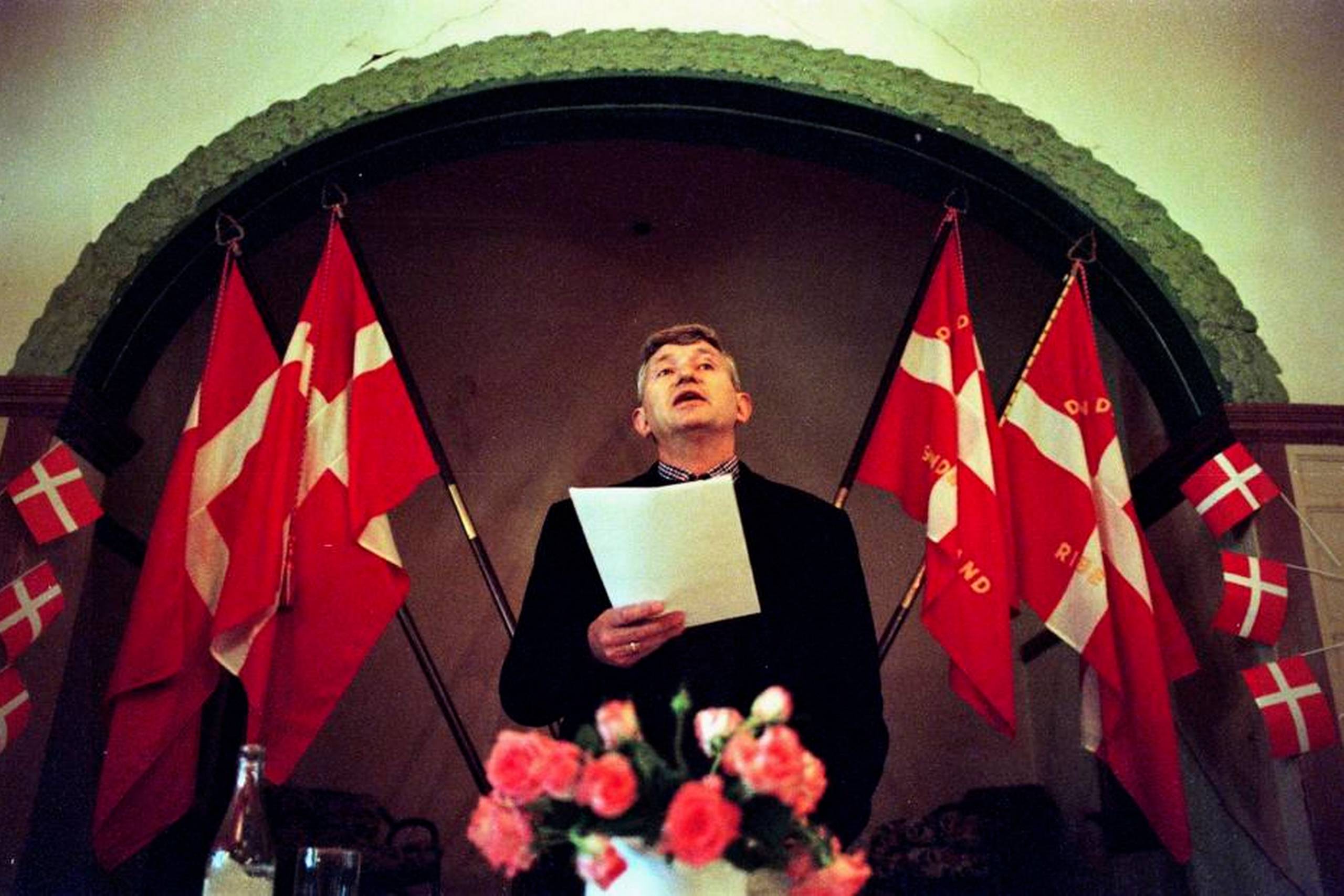 Det nationale, her i voldsom grad symboliseret ved Dannebrog, har været et fundament i Krarups tankegang. Arkivfoto: Michael Medgyesi