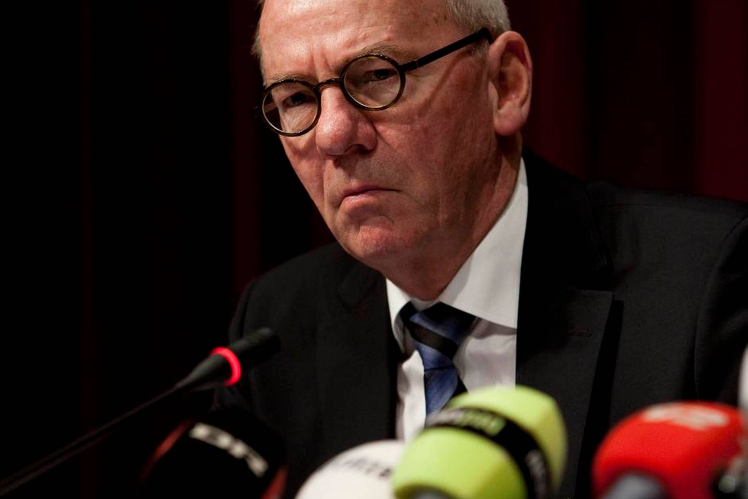 Advokat Steen Hove har i sin bankkarriere flere gange været i kritisk søgelys. Nu kommer det frem, at han som adm. direktør i Amagerbanken hævede op mod en halv million kroner i tiden op til bankens krak. Foto: Polfoto