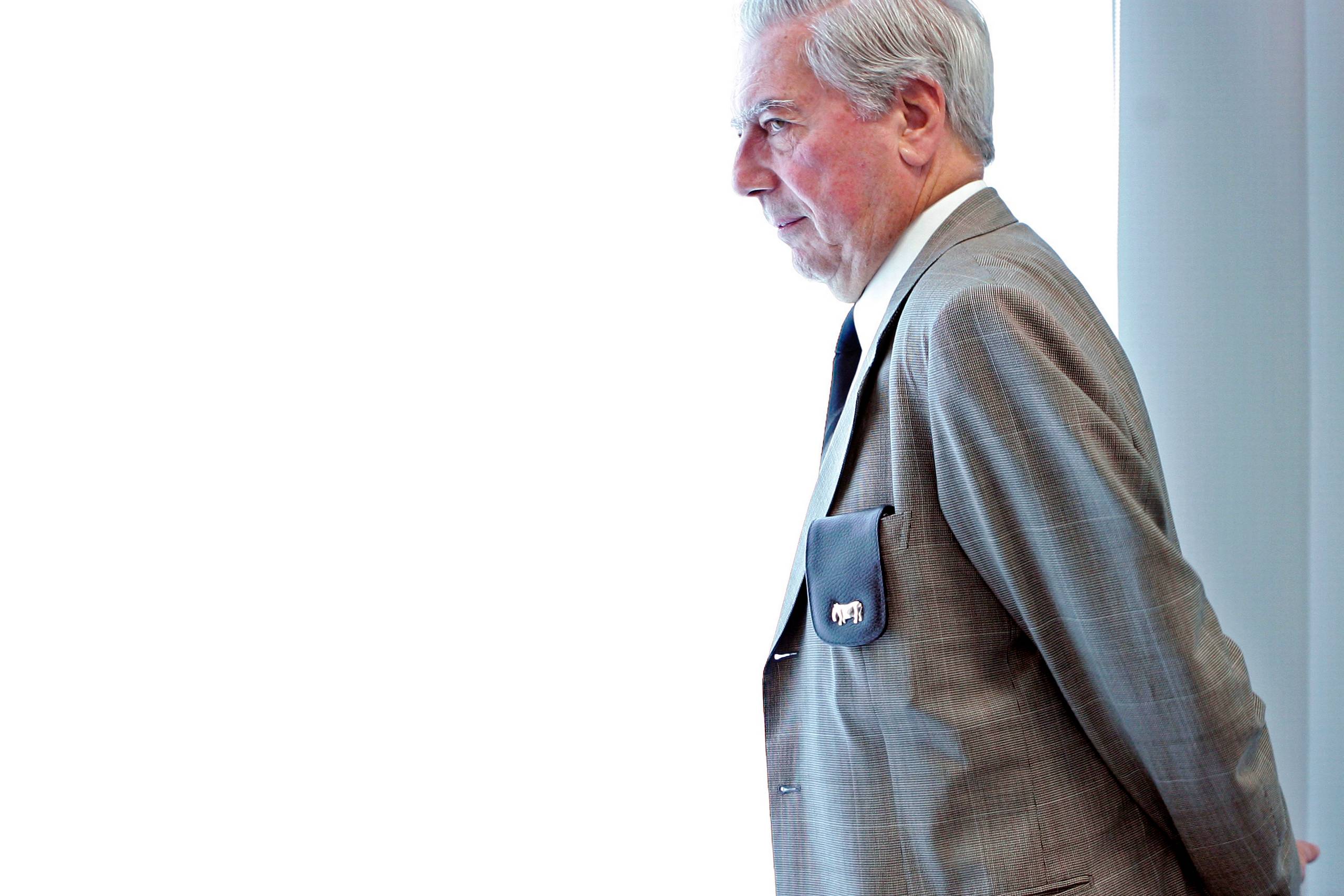 Arkivfoto af mario Vargas Llosa
