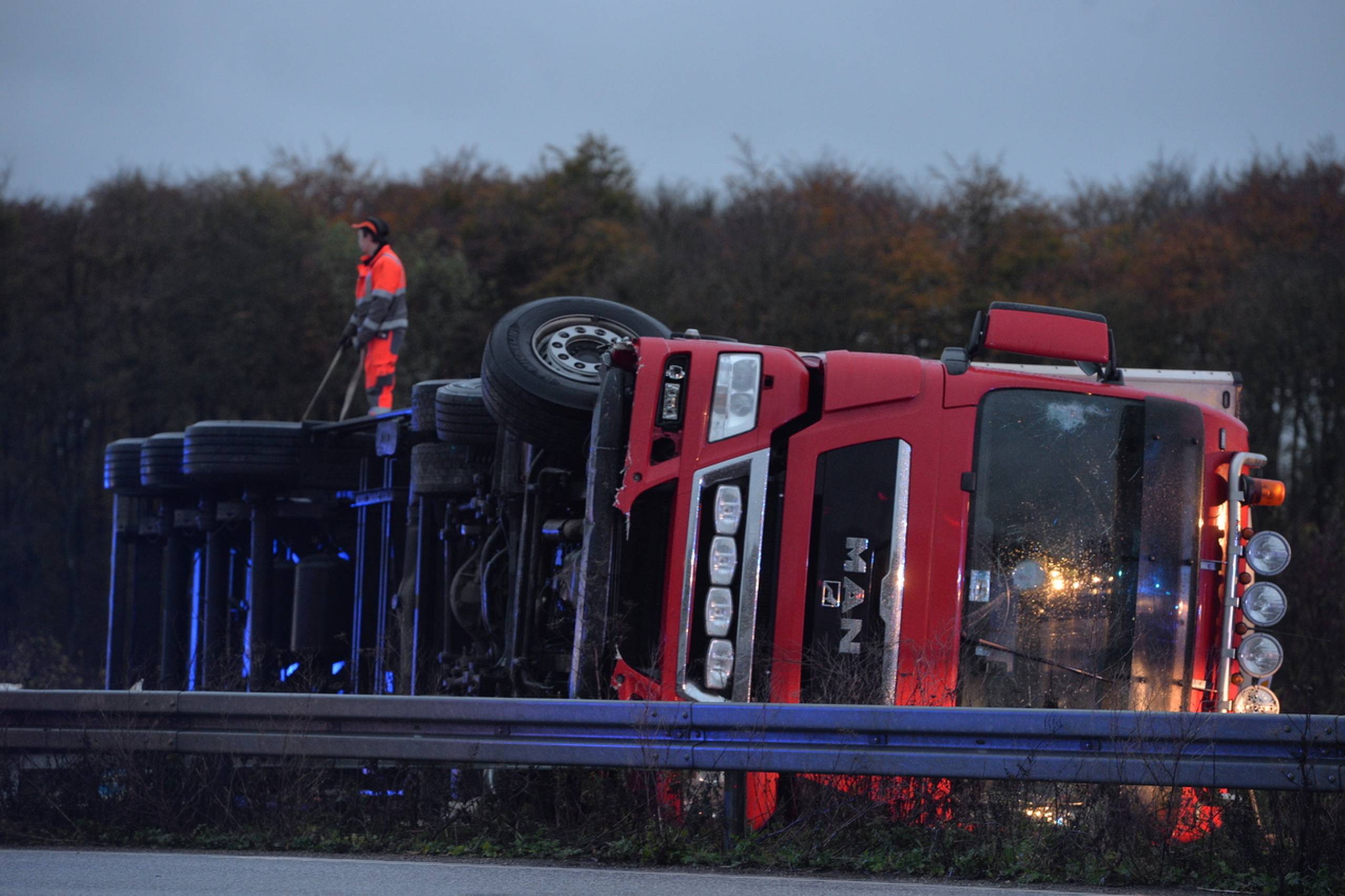 En fuld bulgarsk chauffør på 38 år er blevet anholdt efter onsdagens uheld på Sydmotorvejen.