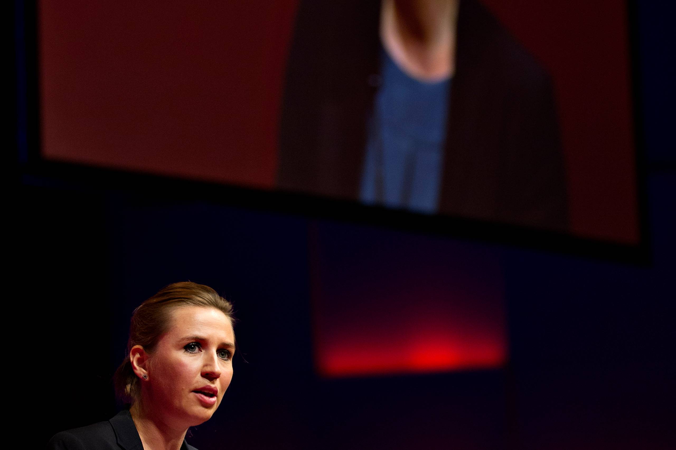 67 jurister, embedsfolk og sagkyndige skal bruge næste år på at undersøge, om de seneste års mange kommissioner har gjort deres arbejde godt nok. Gruppen hedder Kommissionskommissionen og er udtænkt af justitsminister Mette Frederiksen (S).