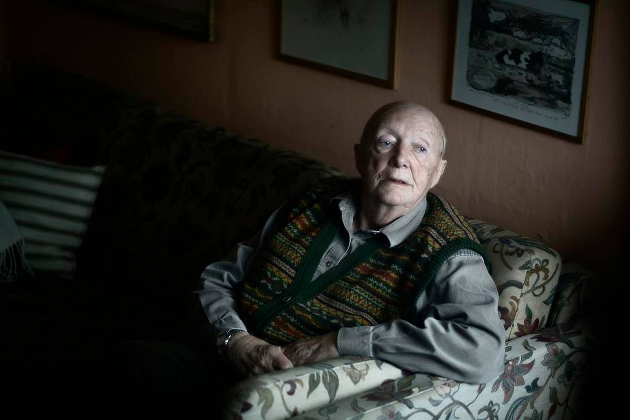 Den 86-årige forfatter Knud Sørensen modtager i dag Det Danske Akademis Store Pris. Han har skrevet omkring 50 bøger og arbejder i øjeblikket på nyt materiale. Foto: Jens Henrik Daugaard