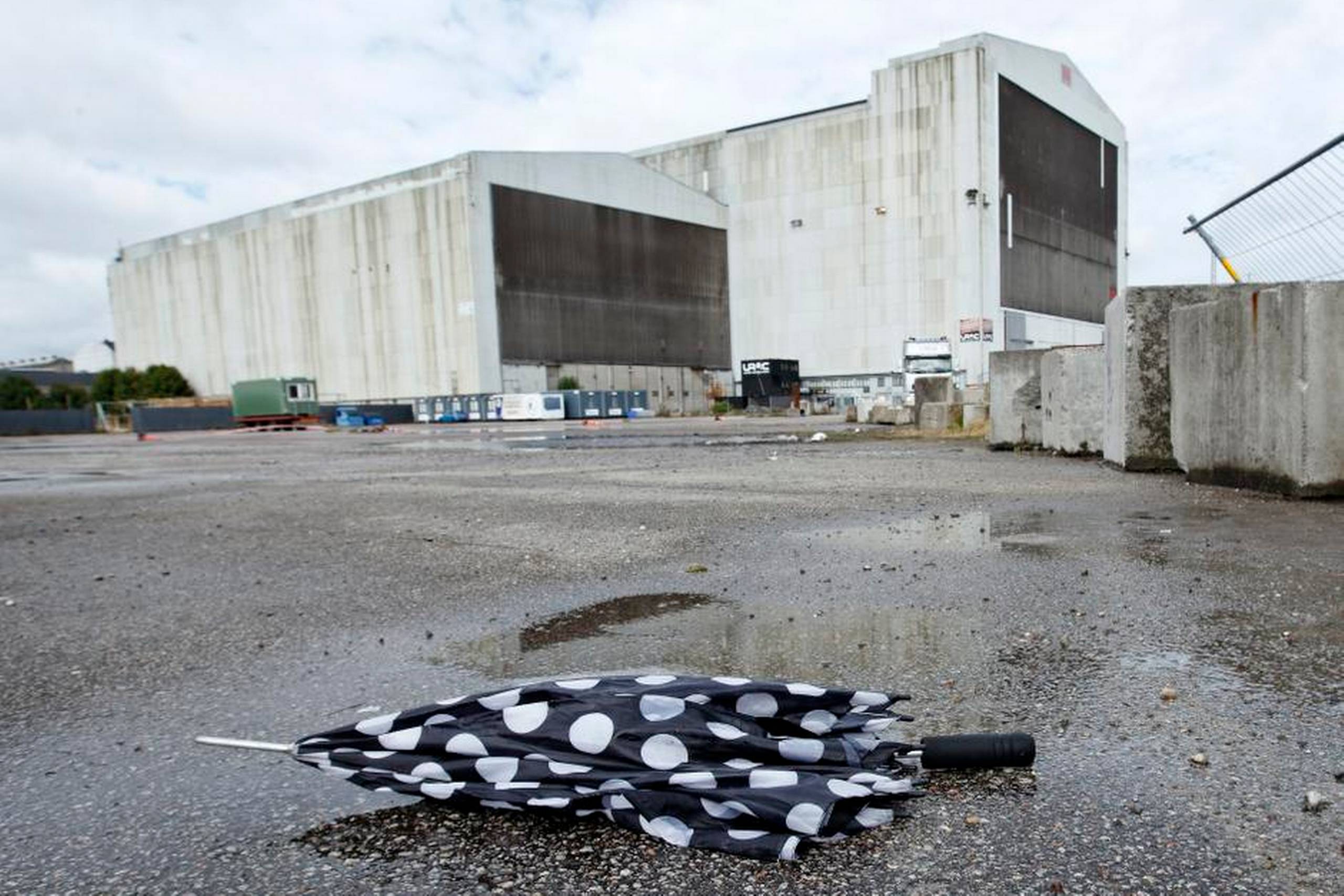 Da DR offentliggjorde, at B&W Hallerne skulle danne rammen om Eurovision Song Contest, var de gamle industribygninger langtfra klar til at huse et tv-show. Fotos: Jens Dresling, Peter Hove Olesen og Jonas Olufson